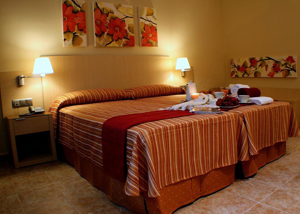 Confluent Health Resort Cofrentes Quarto foto